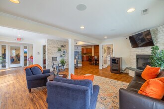 The Crescent Apartments in New Orleans, LA - Foto de edificio - Interior Photo