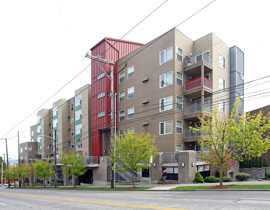 Views at Madison Apartment Homes in Seattle, WA - Building Photo