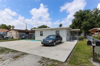 2171 NW 100th St-Unit -2173 in Miami, FL - Building Photo - Building Photo
