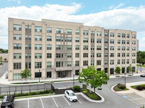 Fairchild Apartments in Germantown, MD - Foto de edificio - Building Photo