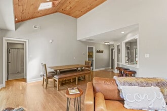 335 Locust Ridge Rd in Beech Mountain, NC - Building Photo - Building Photo