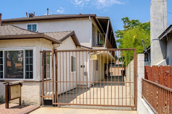 3807 W Victory Blvd, Unit B