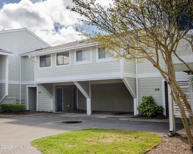 property at 107 Driftwood Ct