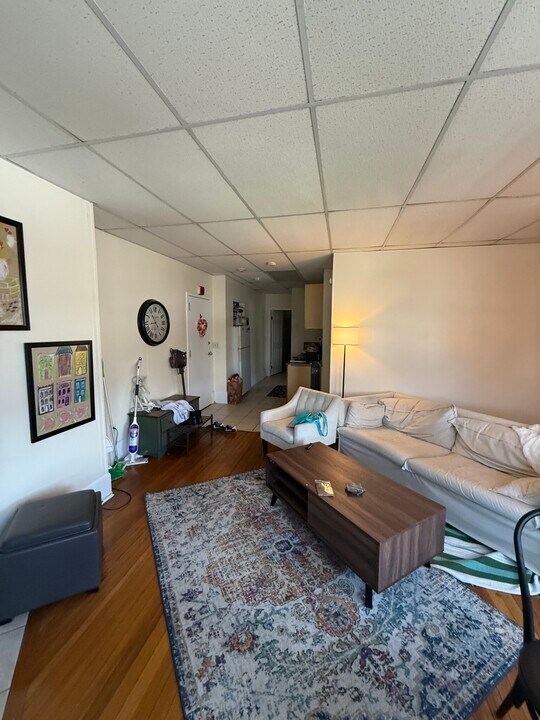 879 Beacon St, Unit 32 in Boston, MA - Building Photo