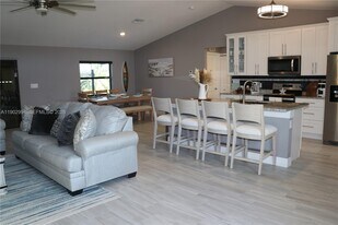 4407 SW 16th Pl in Cape Coral, FL - Building Photo