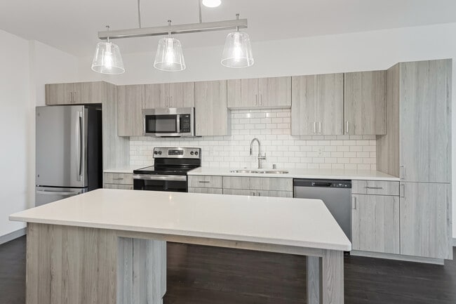 2420 E Capitol Dr in Shorewood, WI - Building Photo - Building Photo