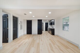 516 5th Ave NE in Largo, FL - Building Photo - Building Photo
