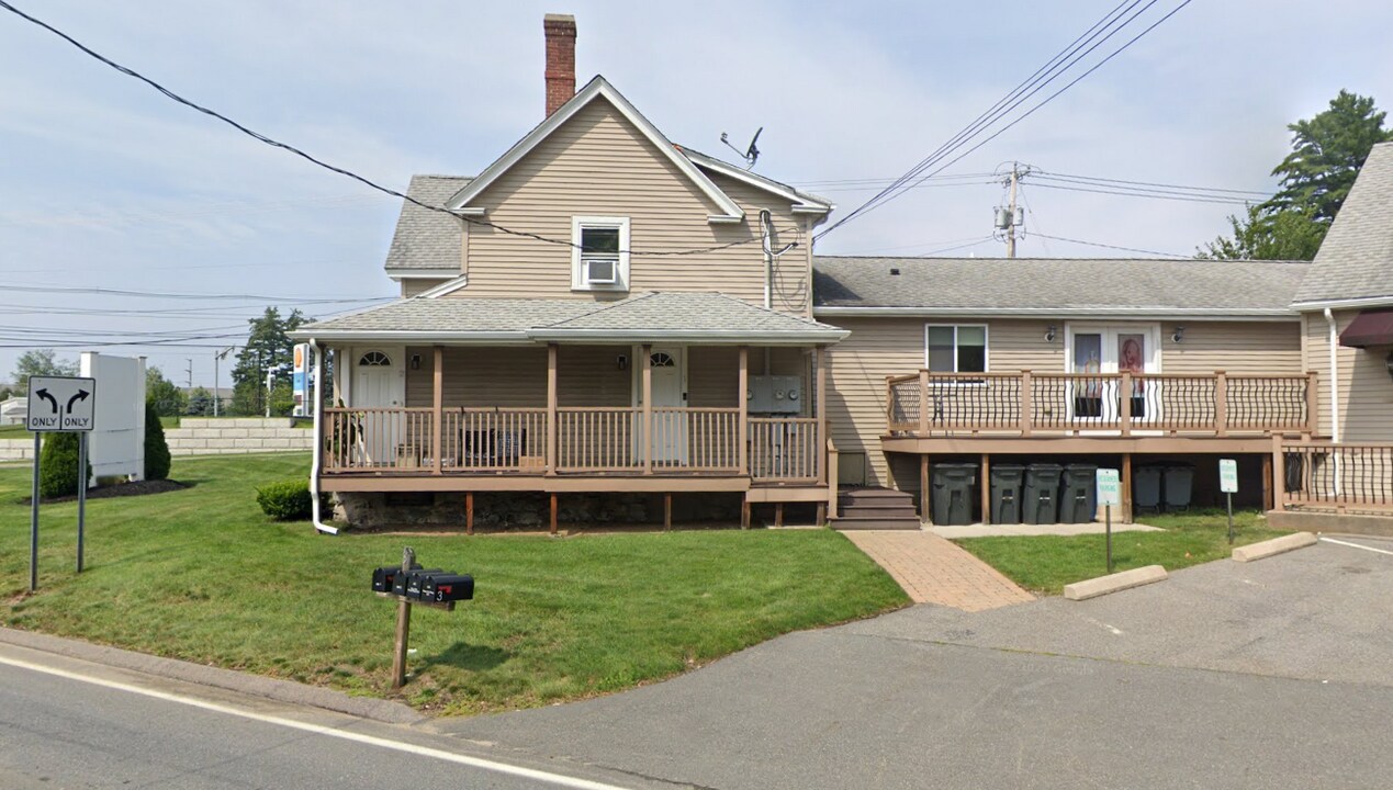 3 Pond St, Unit Apt. 2 in Salem, NH - Building Photo