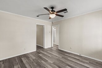 1208 N D St, Unit A in Pensacola, FL - Building Photo - Building Photo