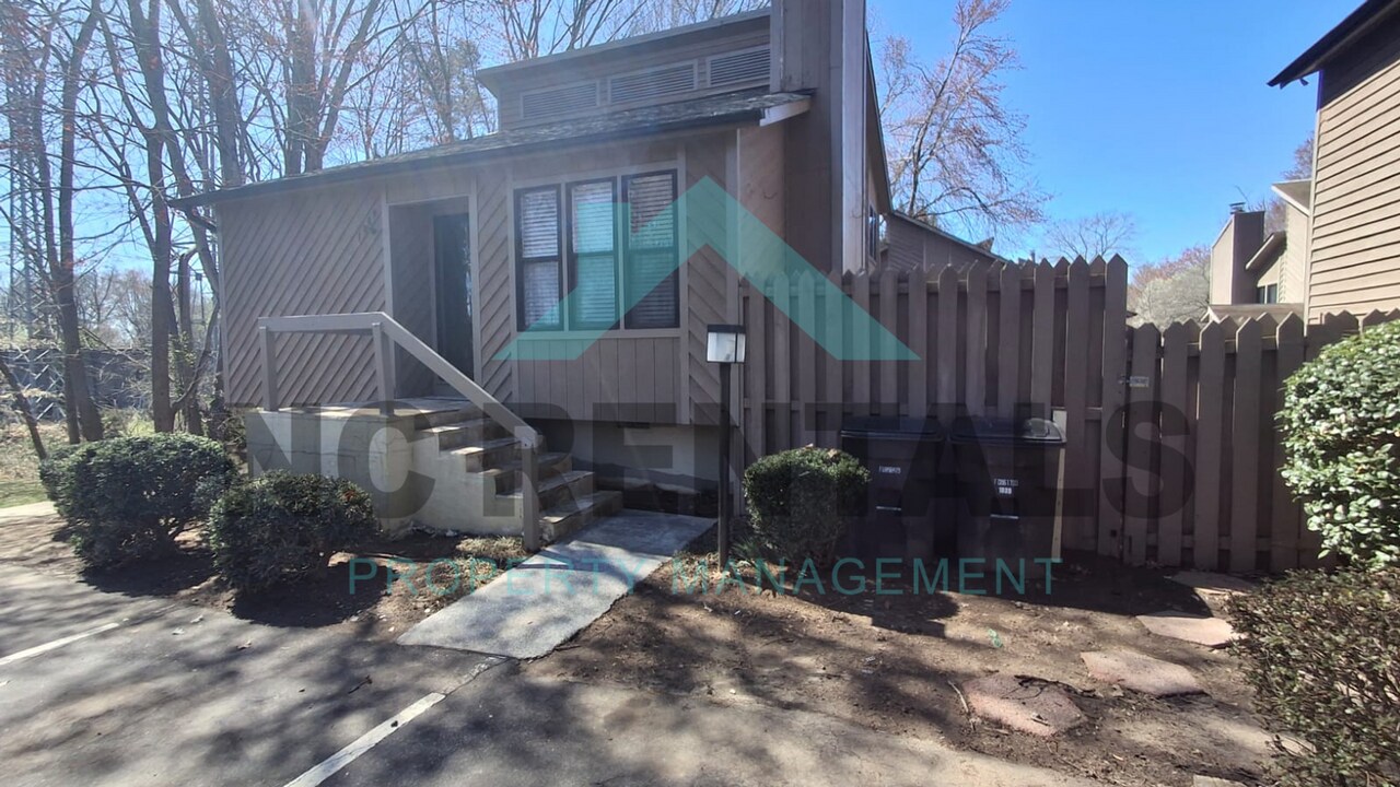 1889 Stonewood Dr SW in Winston-Salem, NC - Building Photo