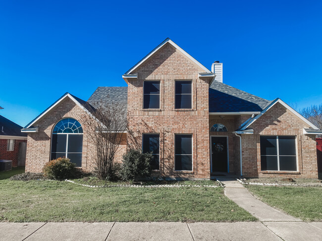 2037 Oak Bend Ln in Garland, TX - Building Photo - Building Photo