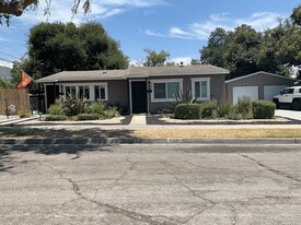 402 S Heliotrope Ave in Monrovia, CA - Building Photo