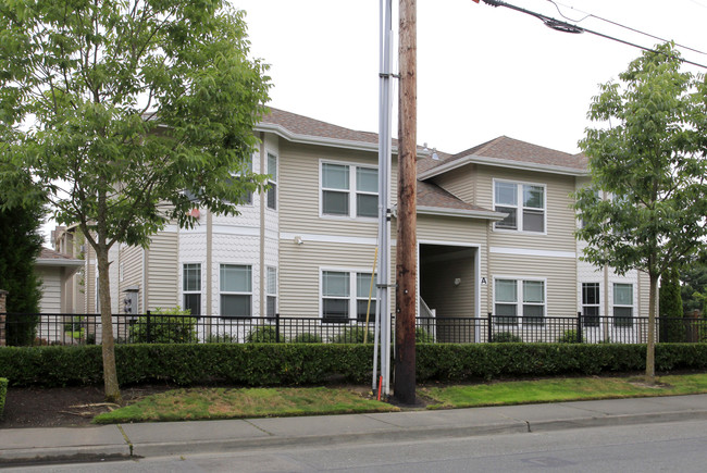 Emerald Gardens in Everett, WA - Building Photo - Building Photo