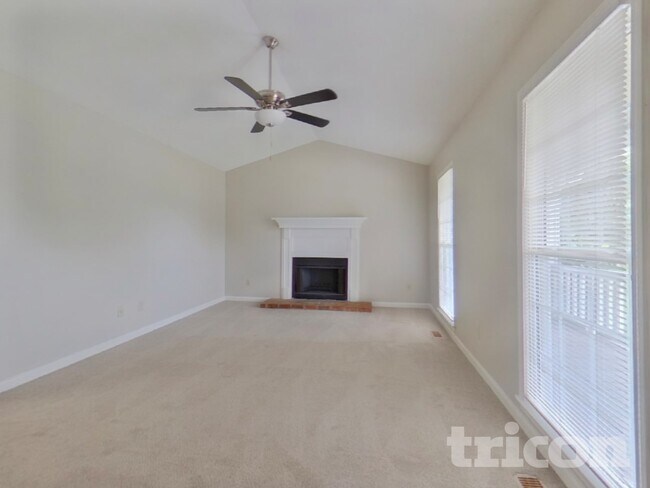 178 Nicole Dr in Douglasville, GA - Foto de edificio - Building Photo