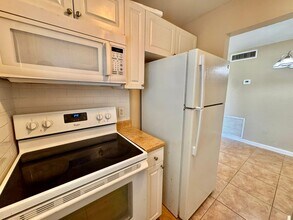 1651 NE 33rd St in Pompano Beach, FL - Building Photo - Building Photo