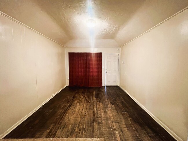 1033 SW 63rd St in Oklahoma City, OK - Building Photo - Building Photo