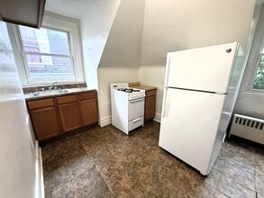 820 Collins St in Pittsburgh, PA - Building Photo - Building Photo