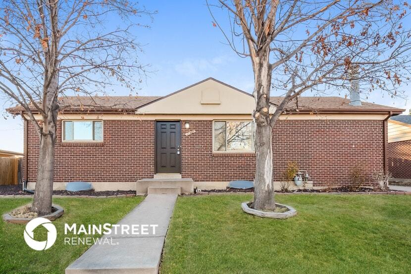 11367 Larson Ln in Northglenn, CO - Building Photo