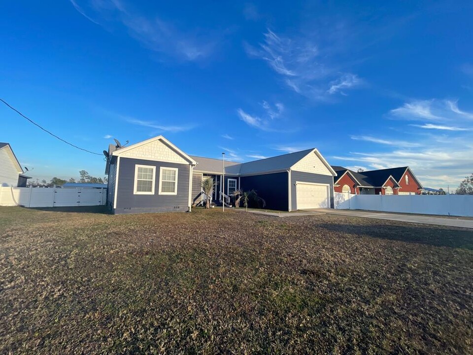 4234 CR 386 in Port St. Joe, FL - Building Photo