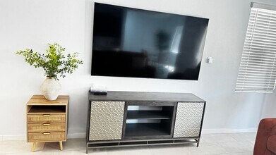 8329 Meridian Rdg Ave in Las Vegas, NV - Building Photo - Building Photo