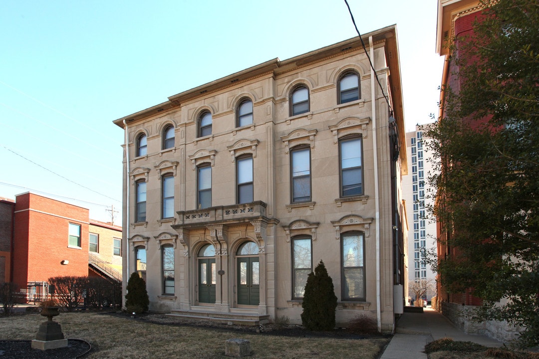1009 S 3rd St in Louisville, KY - Foto de edificio