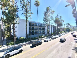 7560 Hollywood Blvd in Los Angeles, CA - Building Photo - Building Photo