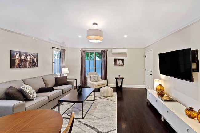 1118 Poinsettia Dr, Unit 1120 Lower