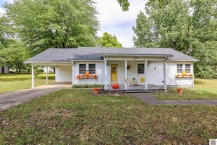 271 3rd Ave SW in Calvert City, KY - Building Photo