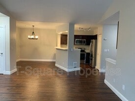 15300 112th Ave NE in Bothell, WA - Building Photo