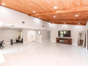 741 E Plantation Cir in Plantation, FL - Building Photo - Building Photo