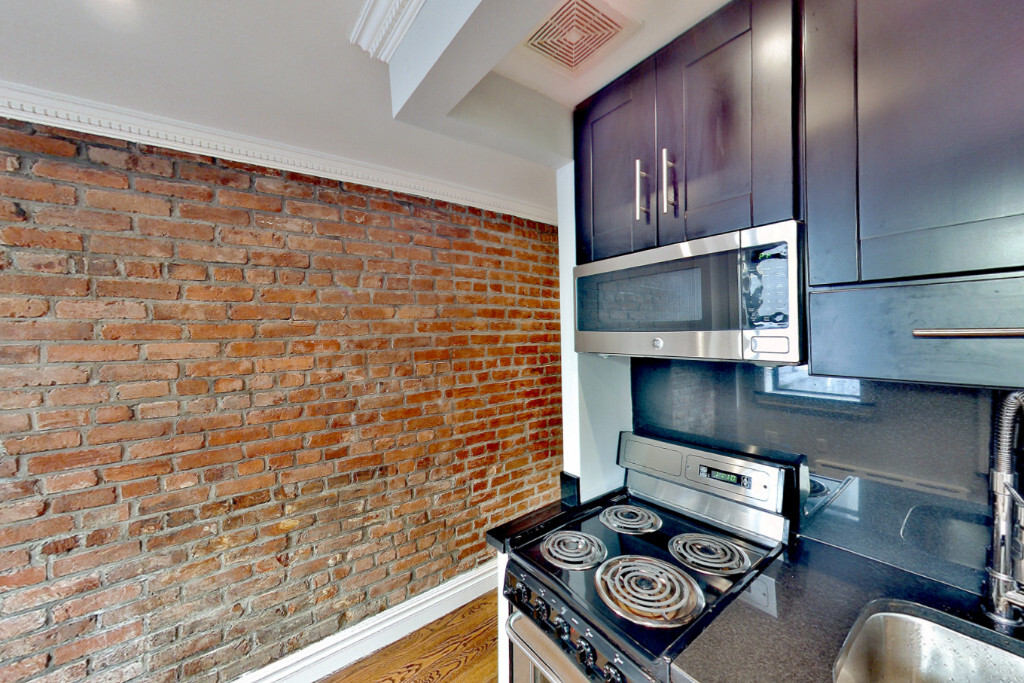 218 Avenue A in New York, NY - Building Photo