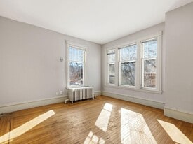 709 7th St SE in Minneapolis, MN - Building Photo