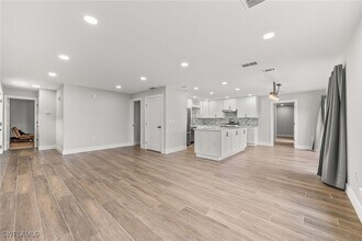 1890 Bald Eagle Dr in Naples, FL - Building Photo - Building Photo