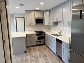 85 S Atlantic Ave, Unit 101 in Cocoa Beach, FL - Building Photo - Building Photo