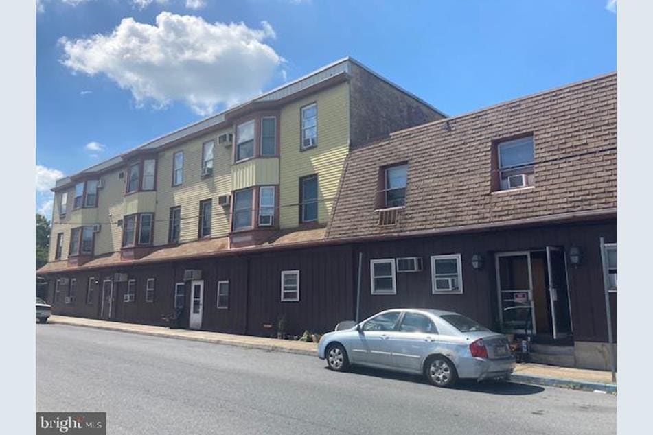 127 S 27th St in Harrisburg, PA - Building Photo