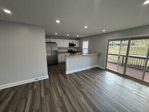 222 Chesna Dr in Pittsburgh, PA - Building Photo - Building Photo