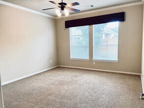 5235 Valley Bluff Ln in Katy, TX - Building Photo - Building Photo