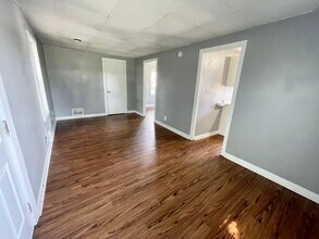 107 2nd St in West Des Moines, IA - Building Photo - Building Photo