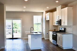 725 Peony Ln in Spring City, PA - Building Photo - Building Photo