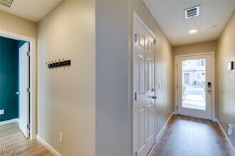 1525 Spiced Wine Ave in Henderson, NV - Foto de edificio - Building Photo