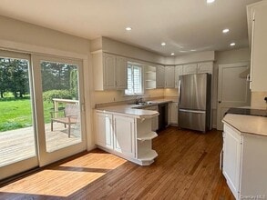 70 Mulberry St in Rhinebeck, NY - Building Photo - Building Photo