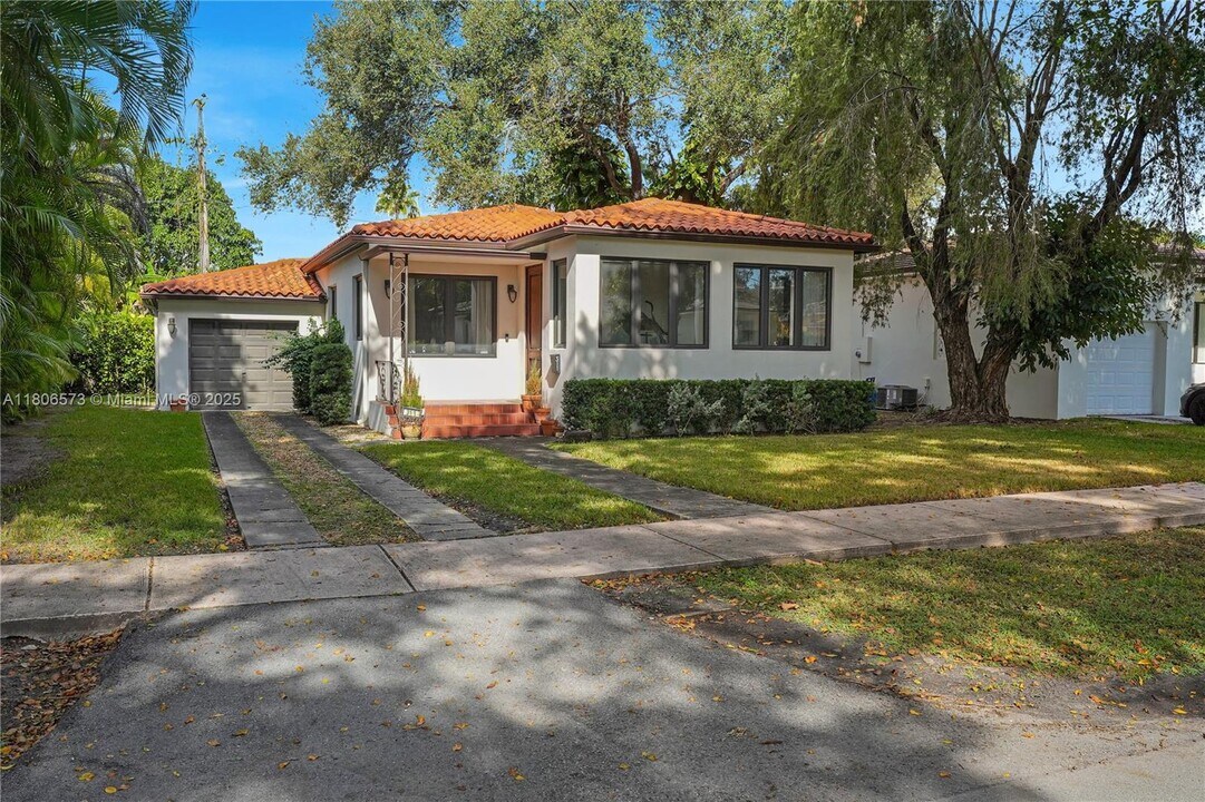311 Fluvia Ave in Coral Gables, FL - Building Photo