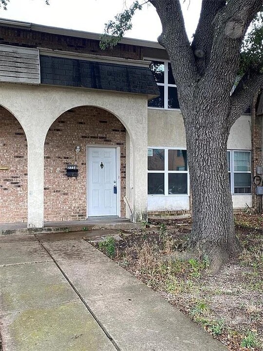 2734 Patricia Ln in Garland, TX - Building Photo