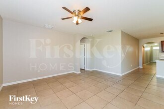 933 SE 26th Terrace in Cape Coral, FL - Foto de edificio - Building Photo