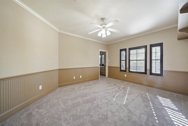 property at 30 N Palmiera Cir