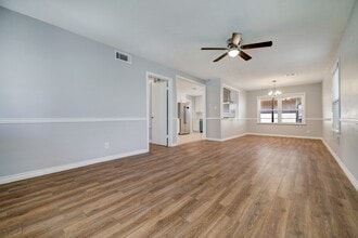 501 Wilmington Dr in Bellaire, TX - Building Photo - Building Photo