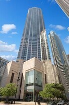 512 N McClurg Ct, Unit 5203 in Chicago, IL - Building Photo