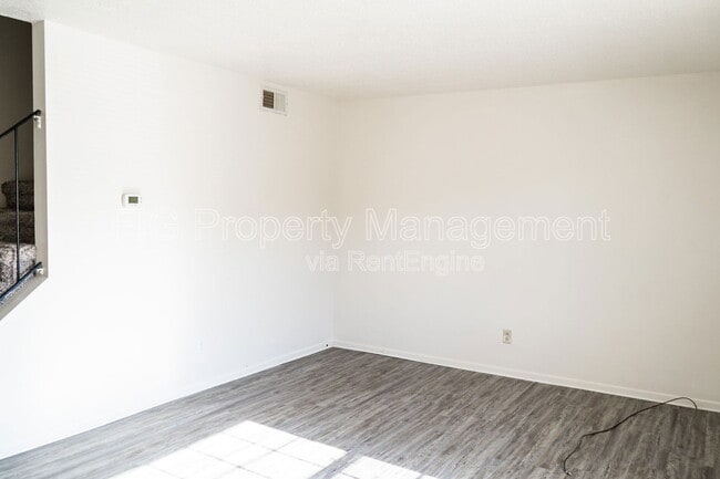 3104 E Governor John Sevier Hwy in Knoxville, TN - Building Photo - Building Photo