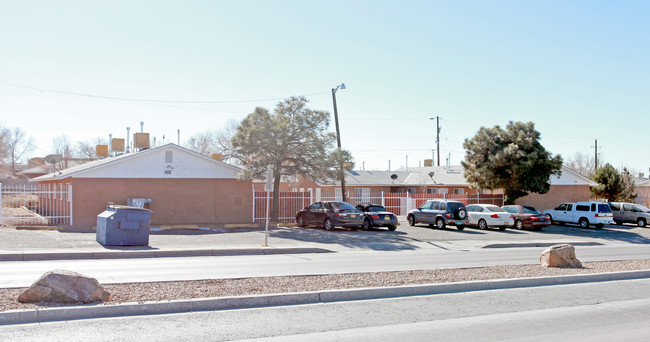 3200-3204 Comanche Rd NE in Albuquerque, NM - Foto de edificio - Building Photo