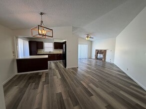 6381 Enchanted Valley Dr in Reno, NV - Building Photo - Building Photo